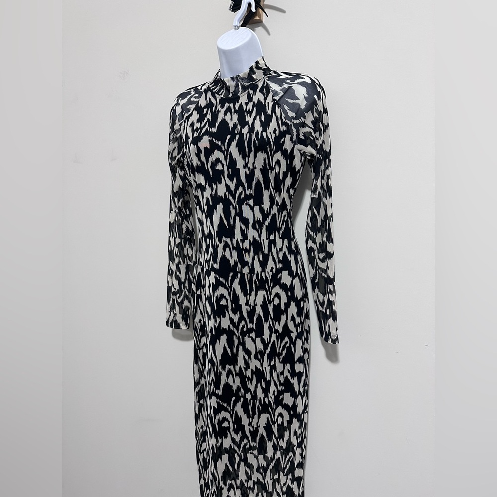By Anthropologie Long-Sleeve Mock-Neck Printed Slim Midi Dress - Picture 4 of 8